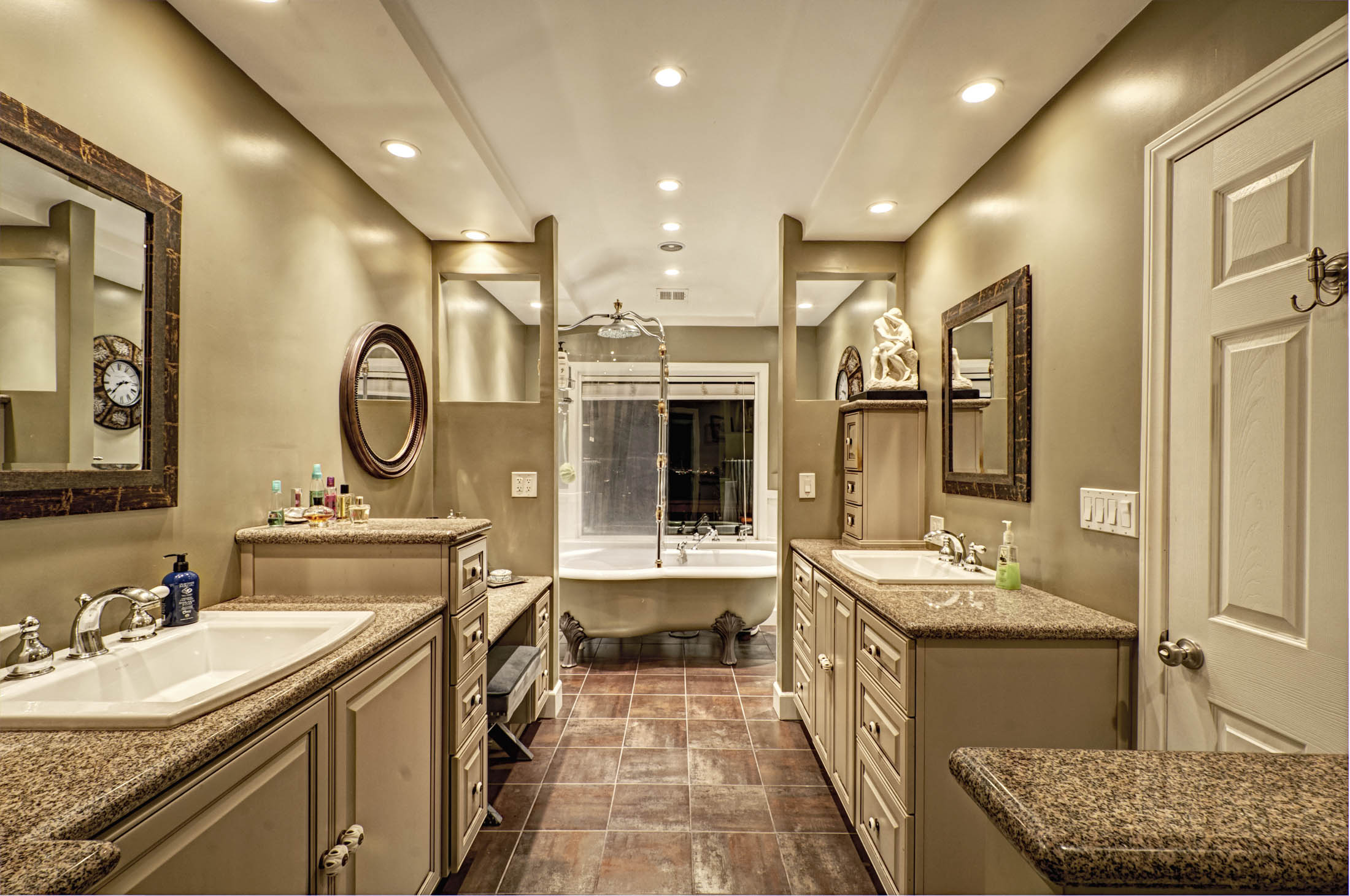 28-Master Bath-1